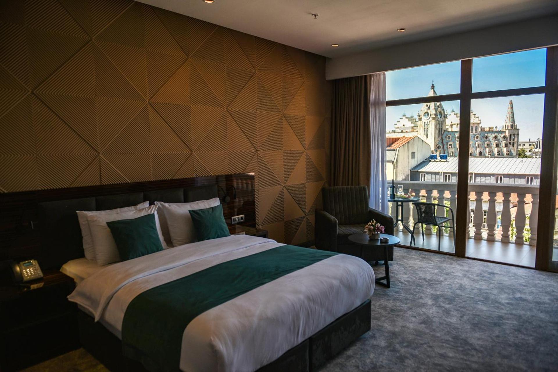 Deluxe King Room